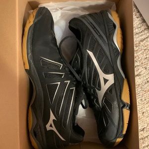 Mizuno Wave Hurricane 3 volleyball shoes